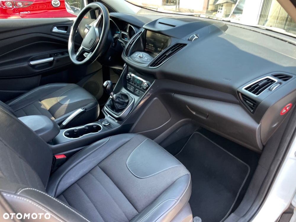 Ford Kuga 2.0 TDCi 2x4 Titanium - 15