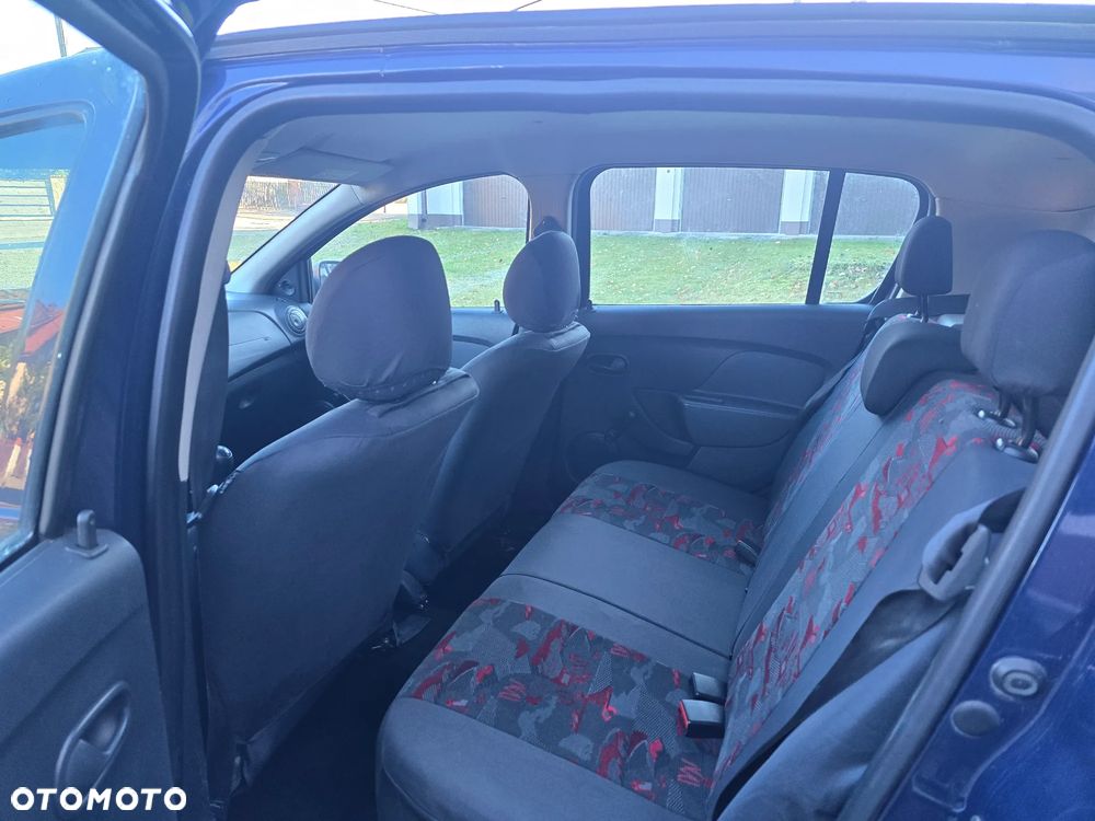 Dacia Sandero - 8