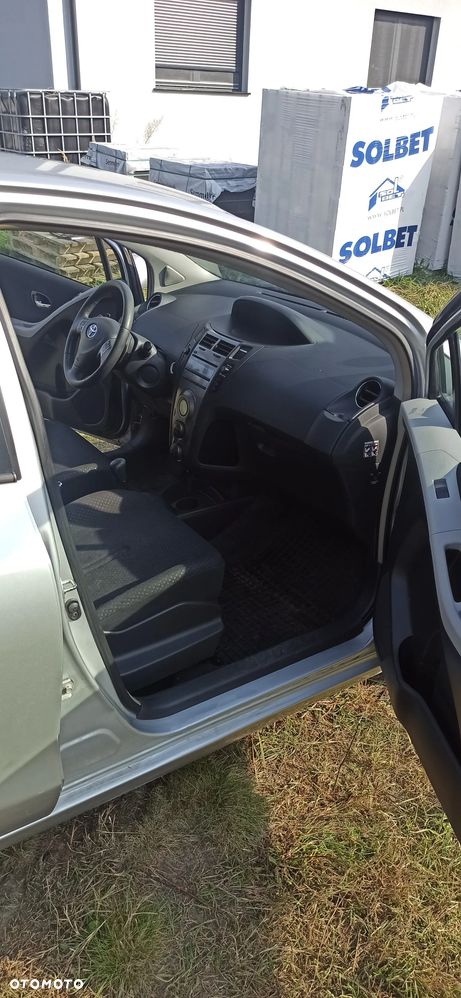 Toyota Yaris - 18