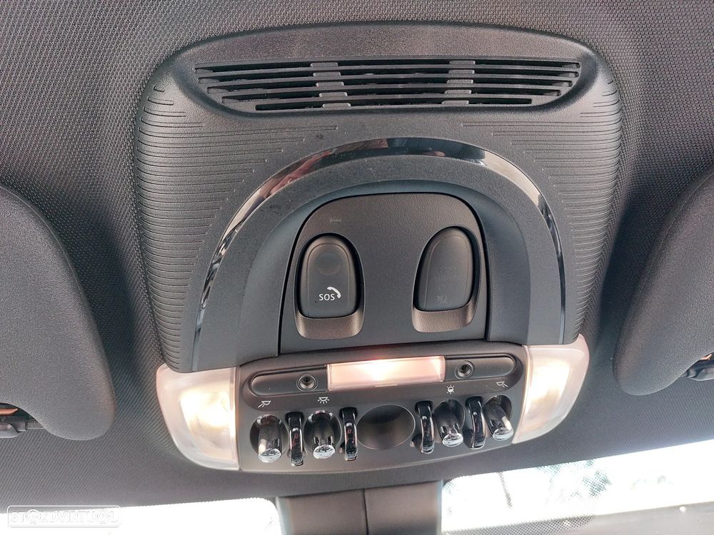 MINI 3 Portas Cooper S Aut. - 55