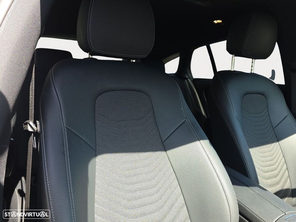 Mercedes-Benz CLA 200 — fotografia 13