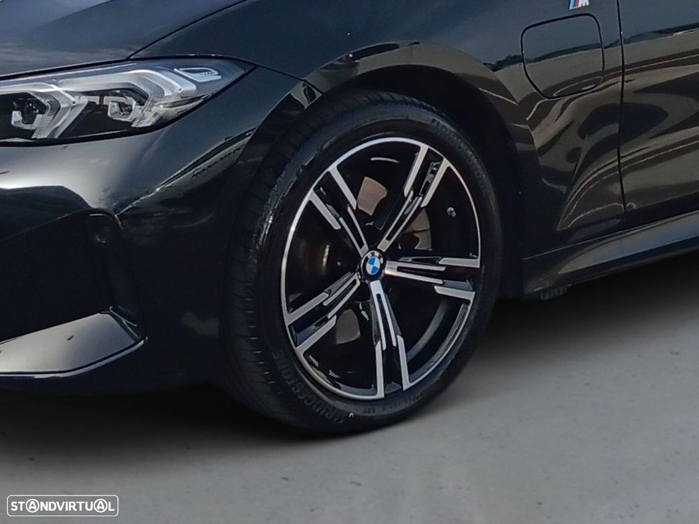 BMW 330 e Pack Desportivo M Auto — fotografia 4
