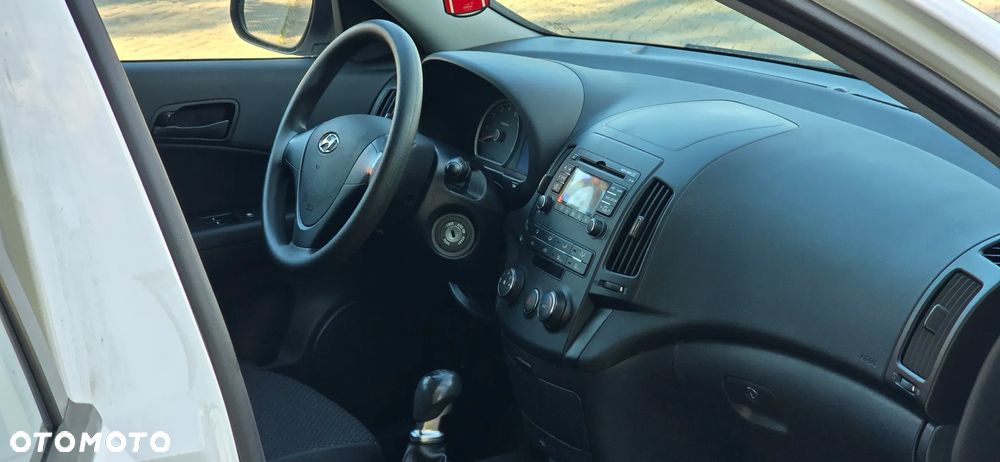 Hyundai i30 1.4 Classic + - 6