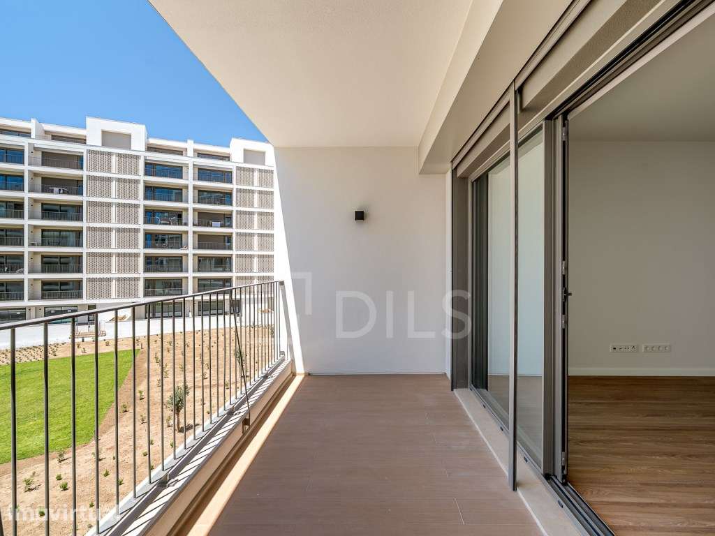 Apartamento T1, com terraço e piscina em Santo António dos Cavaleiros - Grande imagem: 3/19
