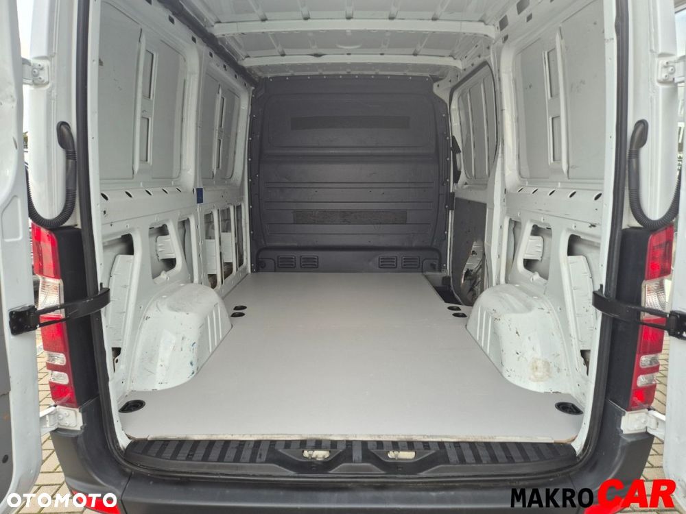 Mercedes-Benz Sprinter - 14