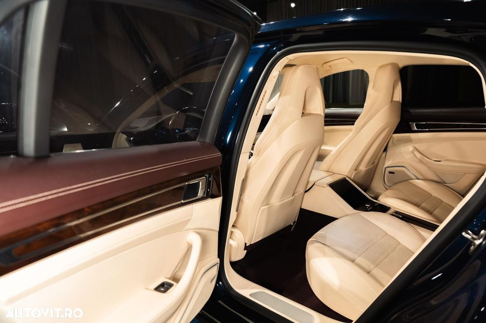 Porsche Panamera - 21