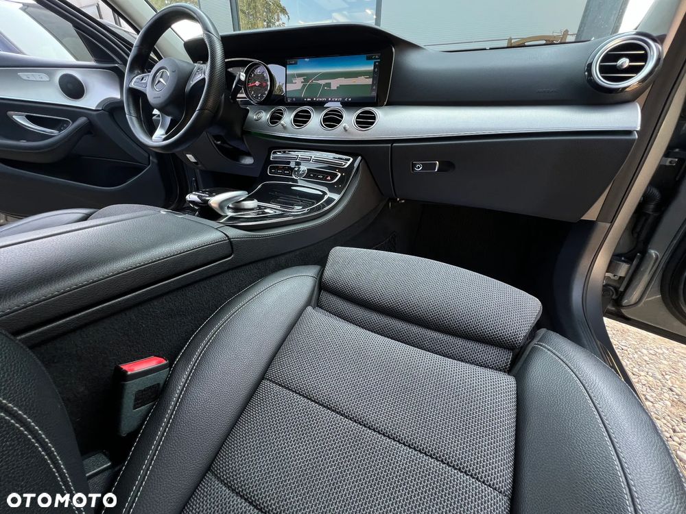 Mercedes-Benz Klasa E 220 d 9G-TRONIC - 17