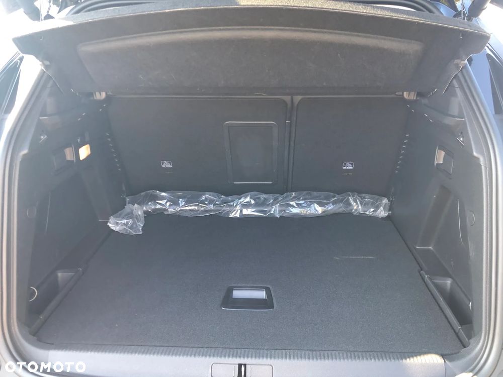 Peugeot 3008 1.2 PureTech Allure S&S EAT8 - 24