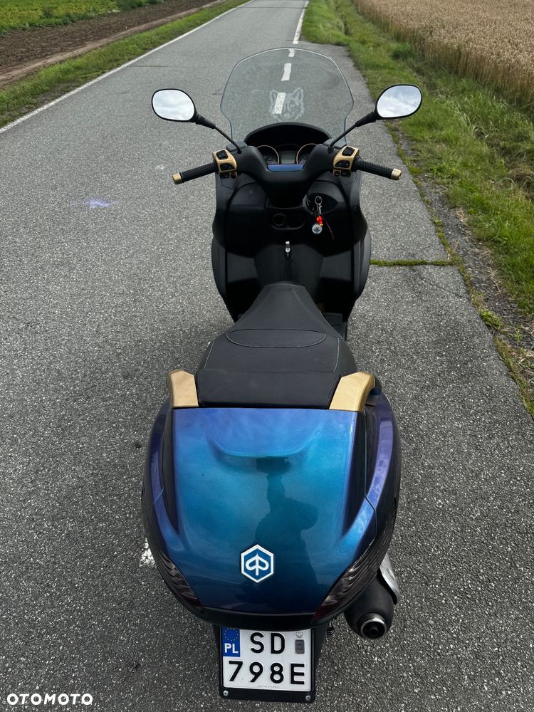 Piaggio MP-3 - 8
