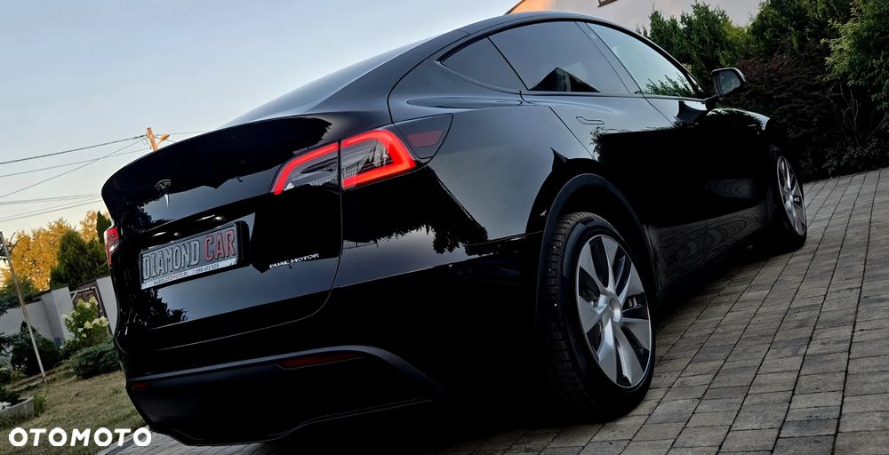 Tesla Model Y Long Range Dual Motor AWD - 15