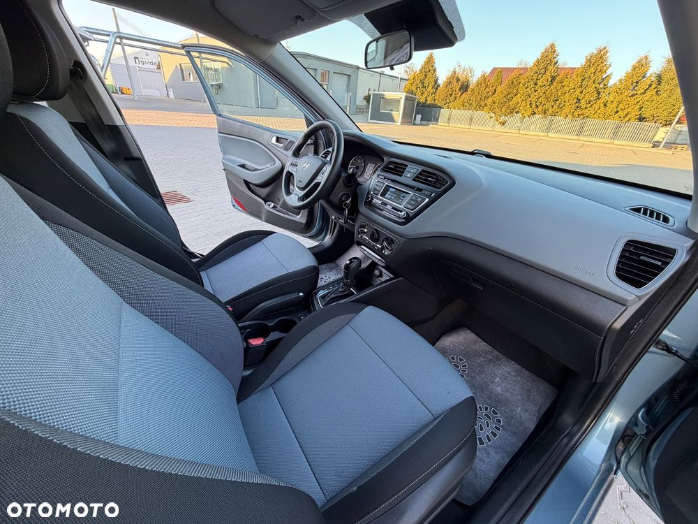Hyundai i20 1.4 Comfort EU5 - 13