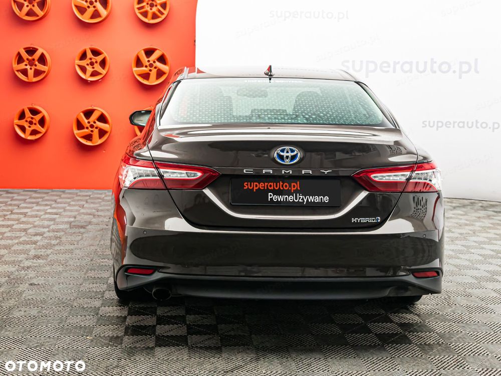 Toyota Camry 2.5 Hybrid Executive CVT - 32