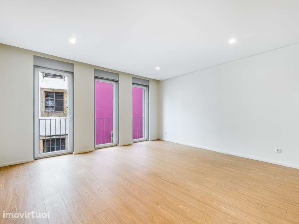 Prédio Moradia no Centro Histórico de Braga - Grande imagem: 2/29