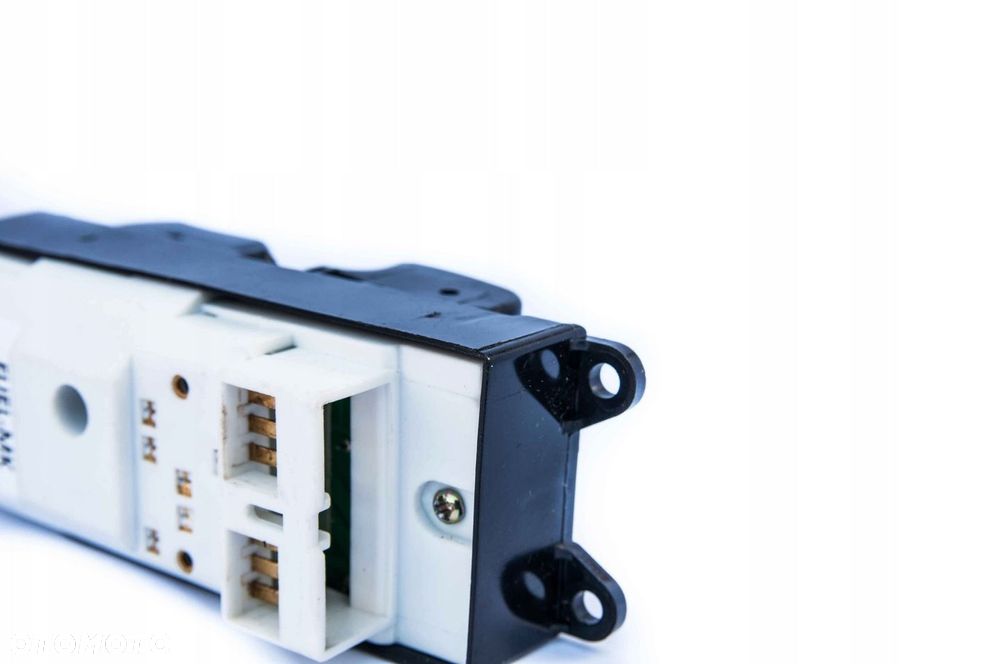 PRZEŁĄCZNIK PANEL SZYB TOYOTA RAV4 84820-42030 - 2