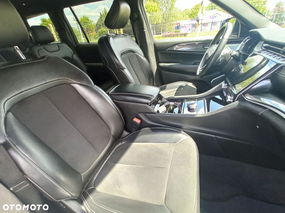 Jeep Grand Cherokee - 11