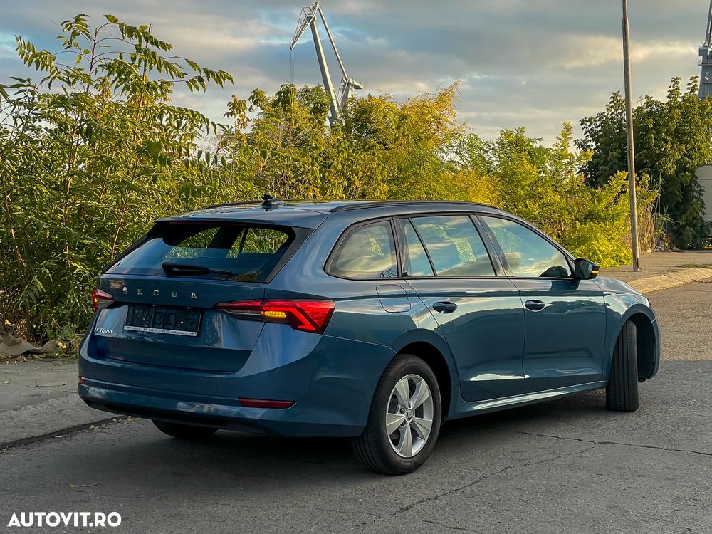 Skoda Octavia Combi 2.0 TDI DSG Style - 2