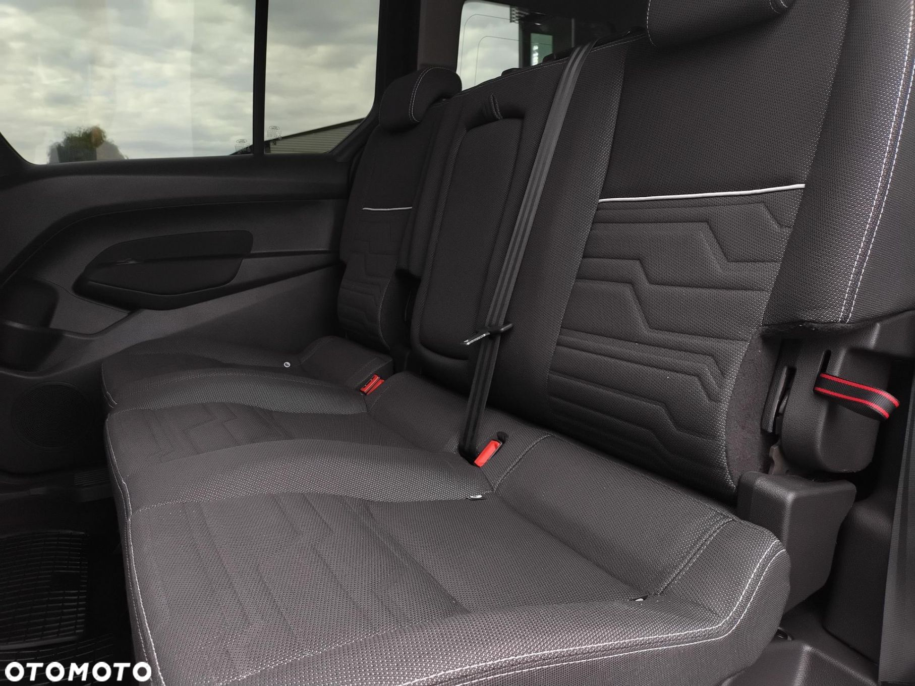 Ford Tourneo Connect Grand - 26