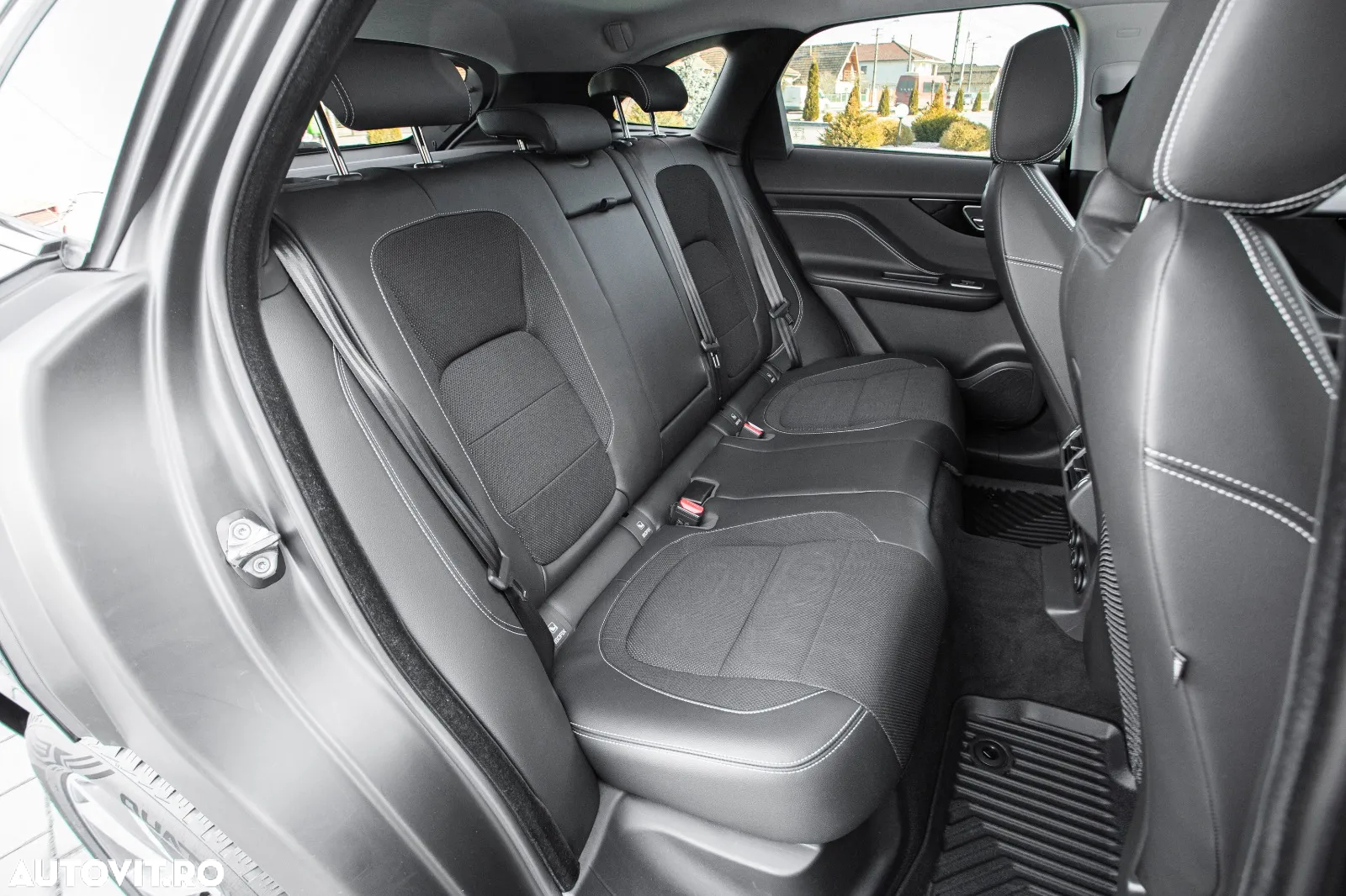 Jaguar F-Pace 30d AWD R-Sport - 9