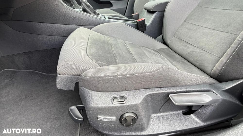 Volkswagen Golf 1.6 TDI DSG Highline - 12