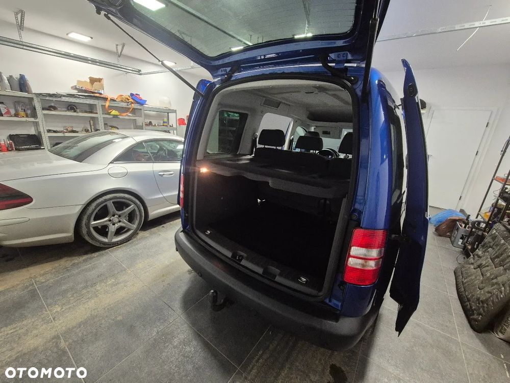 Volkswagen Caddy Comfortline BMT - 12