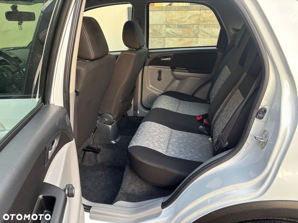 Suzuki SX4 1.6 VVT 4x4 Comfort - 18