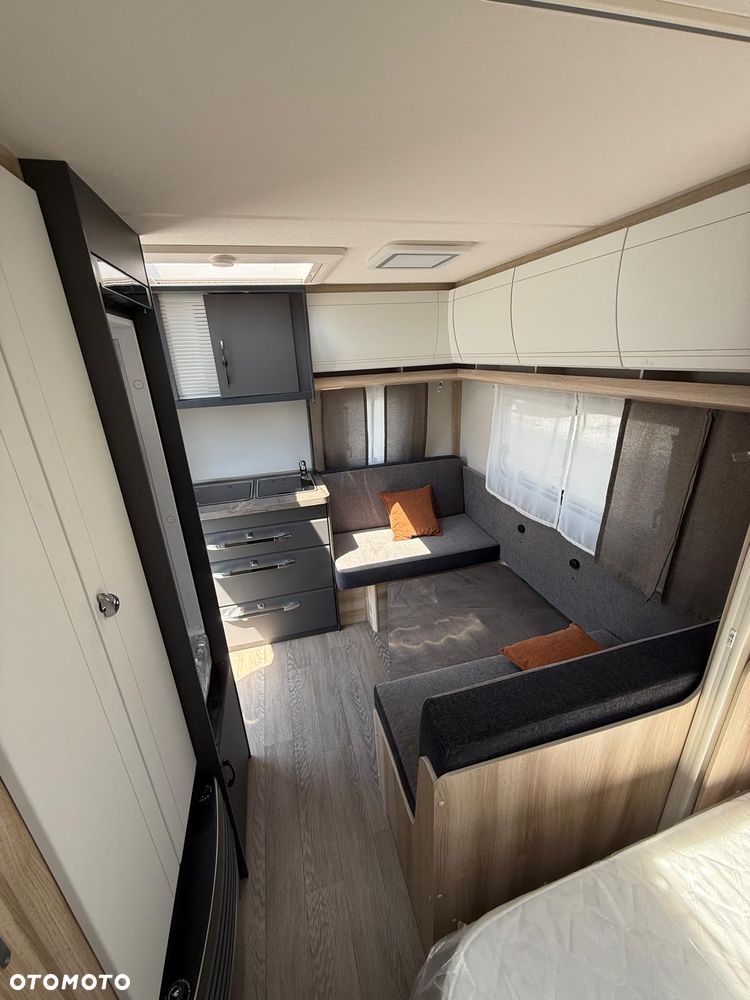 Hobby De Luxe 400 SFE - 18
