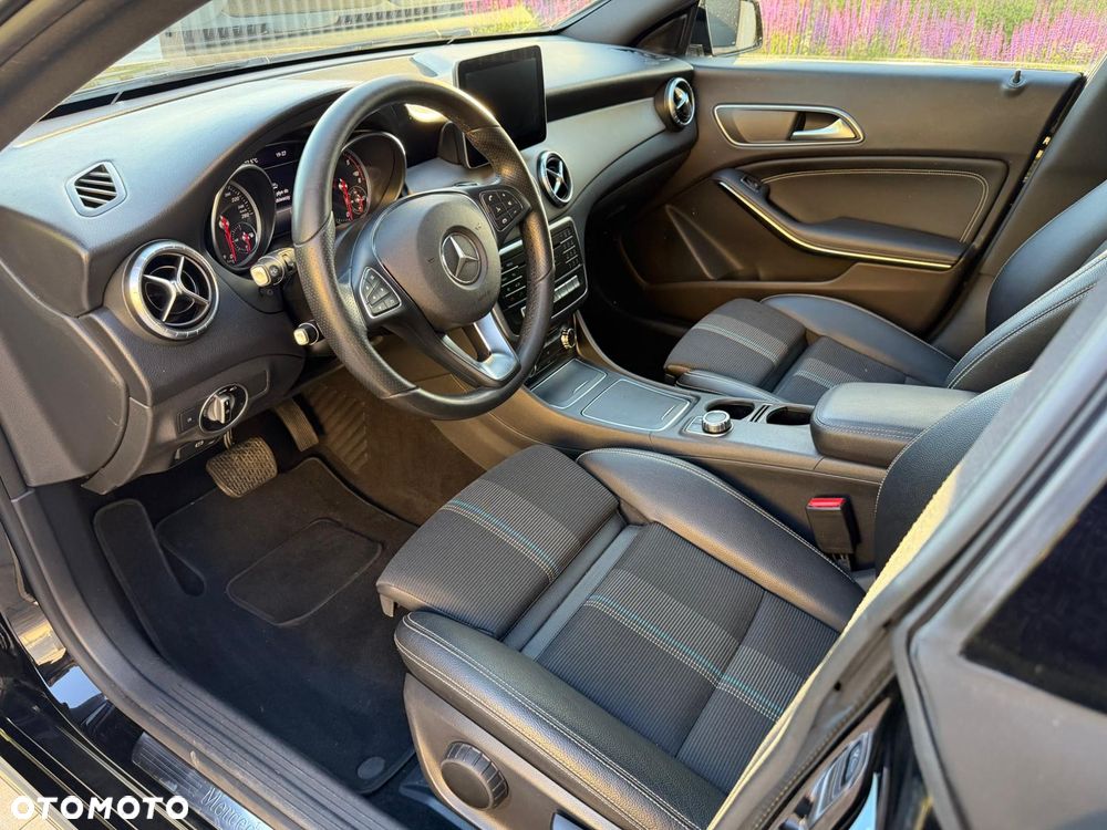 Mercedes-Benz CLA 200 d 7G-DCT AMG Line - 6