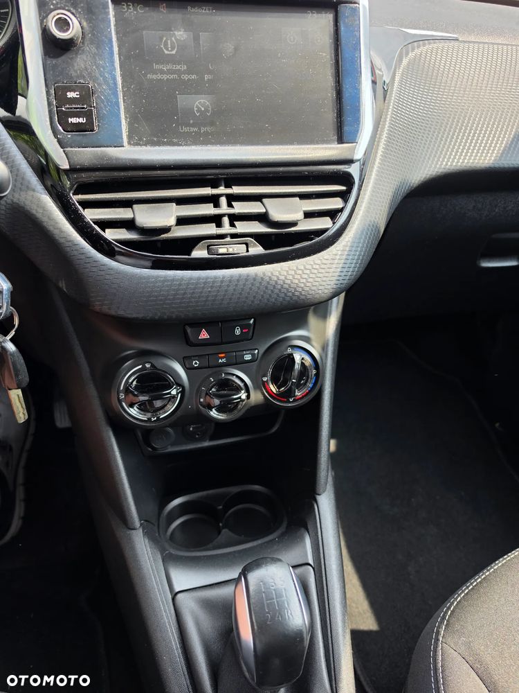 Peugeot 208 82 PureTech Style - 10