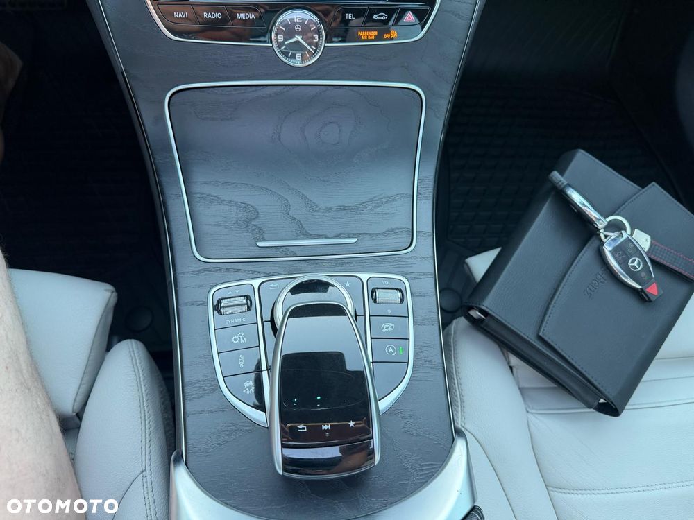 Mercedes-Benz Klasa C AMG 43 4Matic 9G-TRONIC - 24