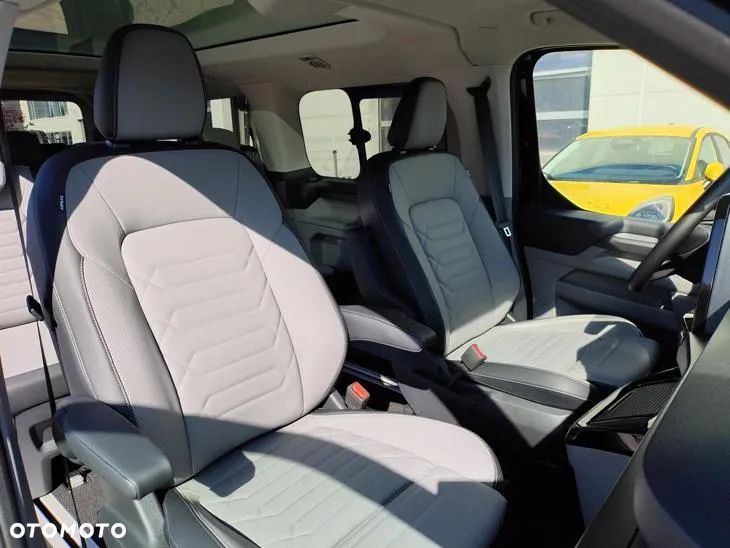 Ford Tourneo Custom - 17