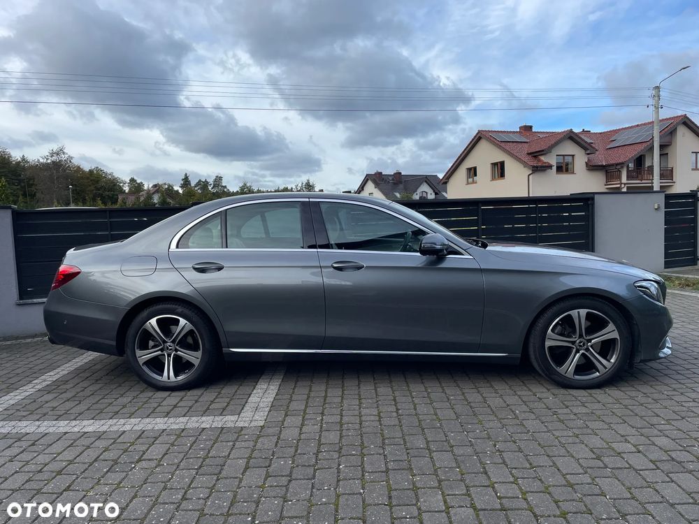 Mercedes-Benz Klasa E 220 d 4-Matic 9G-TRONIC - 3