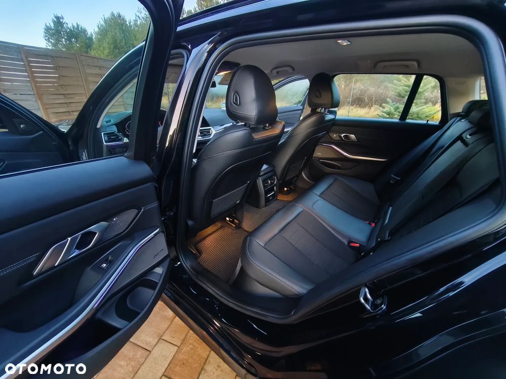 BMW Seria 3 330e Sport Line - 20