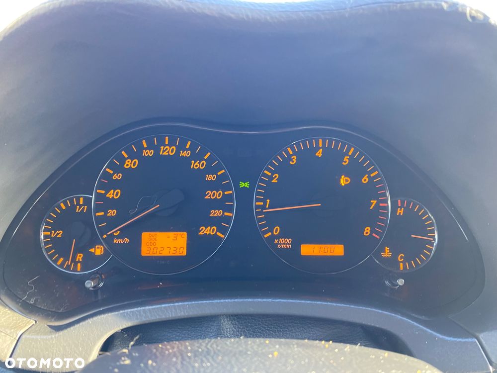 Toyota Avensis 1.8 VVT-i Luna - 10