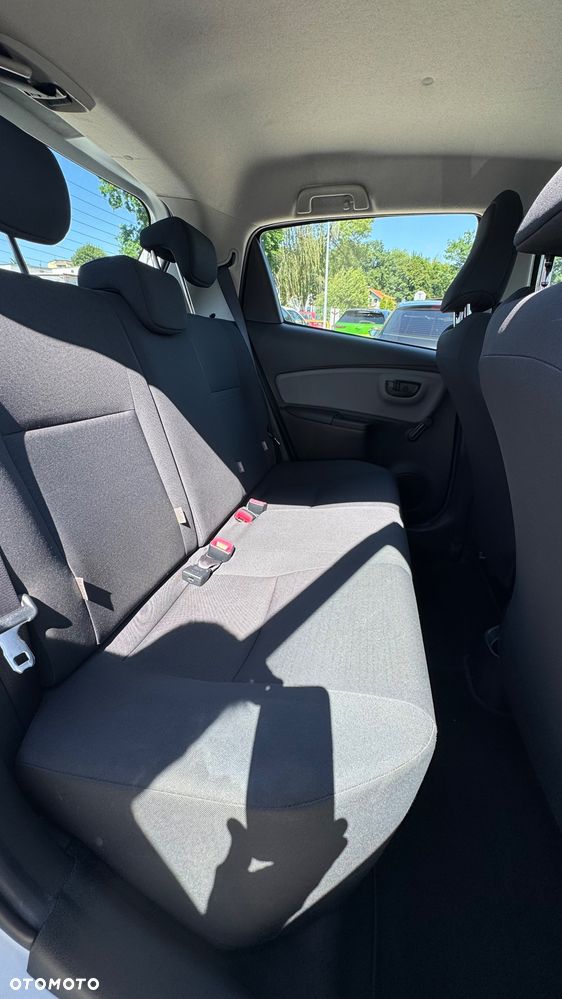 Toyota Yaris 1.0 Sol - 12