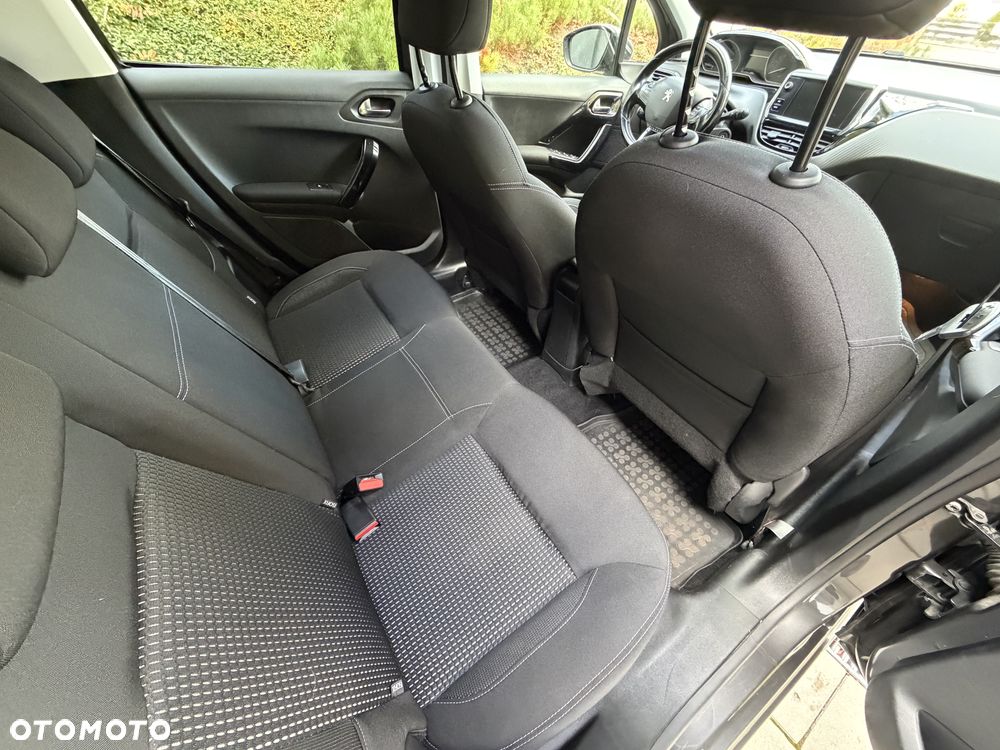 Peugeot 208 1.2 PureTech Allure - 10