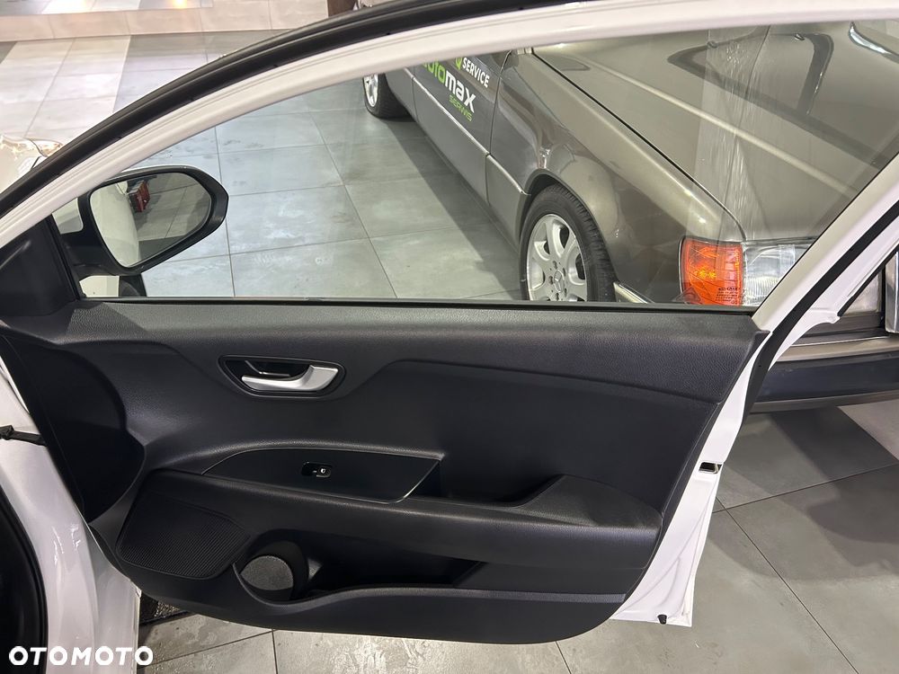 Kia Rio 1.2 Business Line - 34