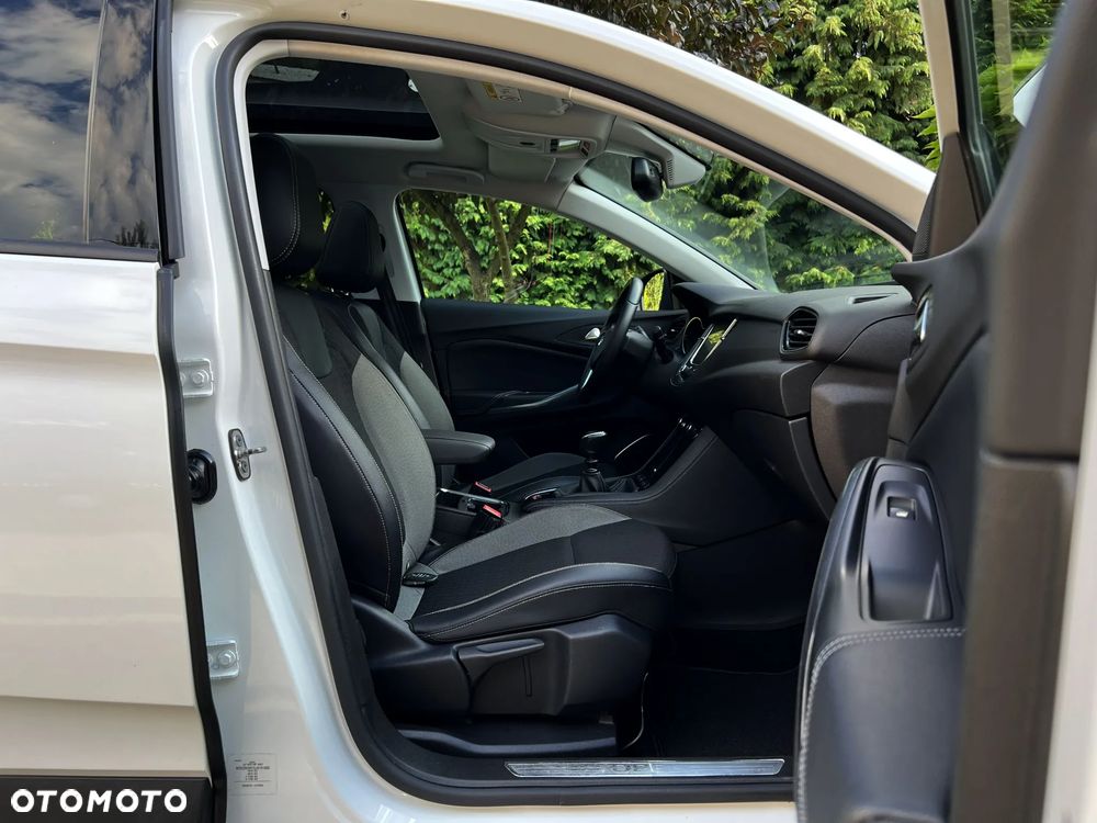 Opel Grandland X 1.2 Start/Stop Business INNOVATION - 7