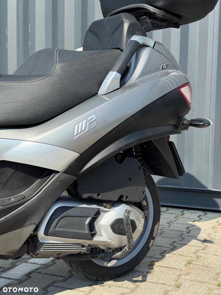 Piaggio MP-3 - 7