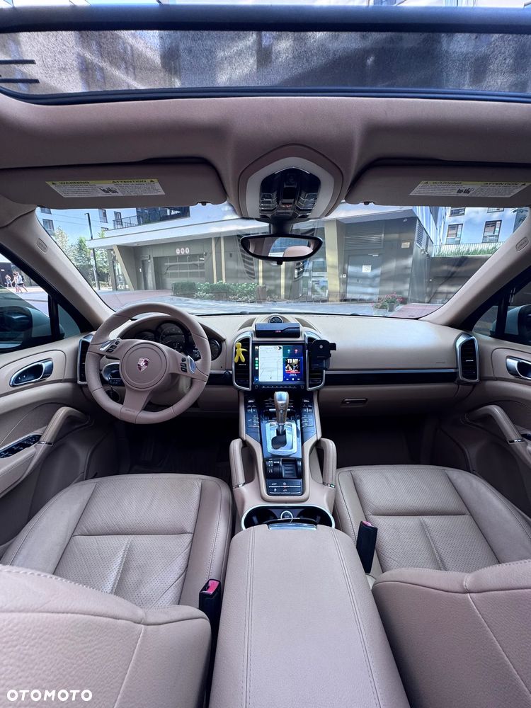Porsche Cayenne - 21