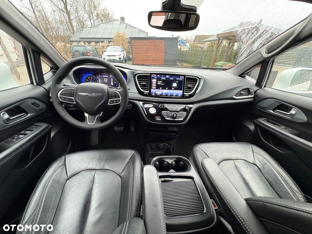 Chrysler Pacifica - 10