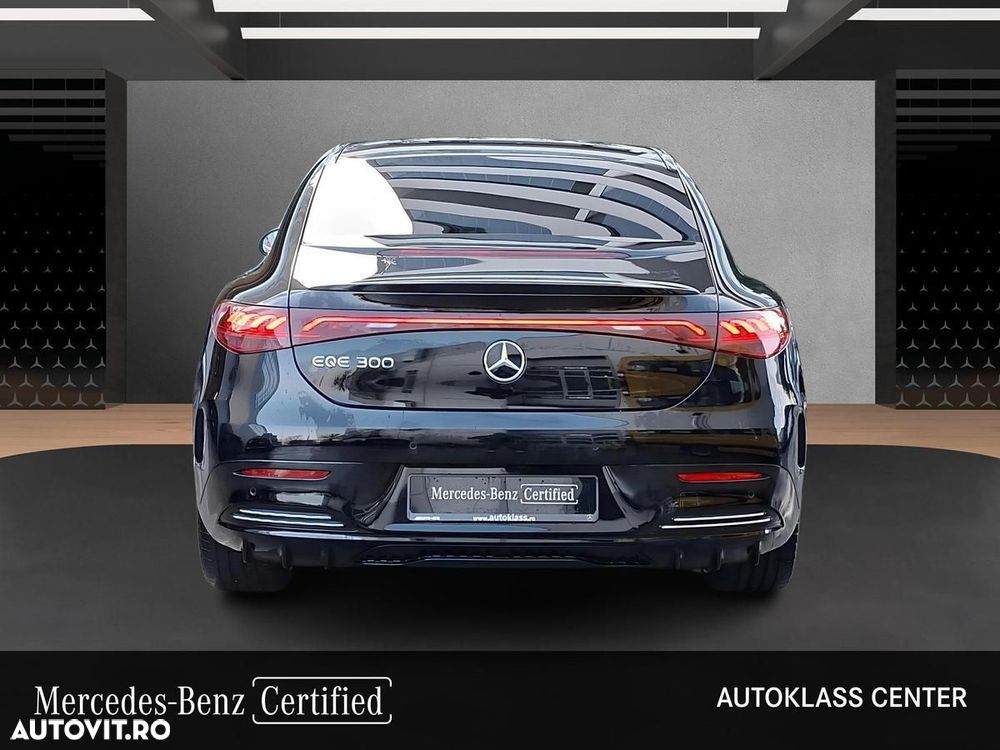 Mercedes-Benz EQE 300 - 5