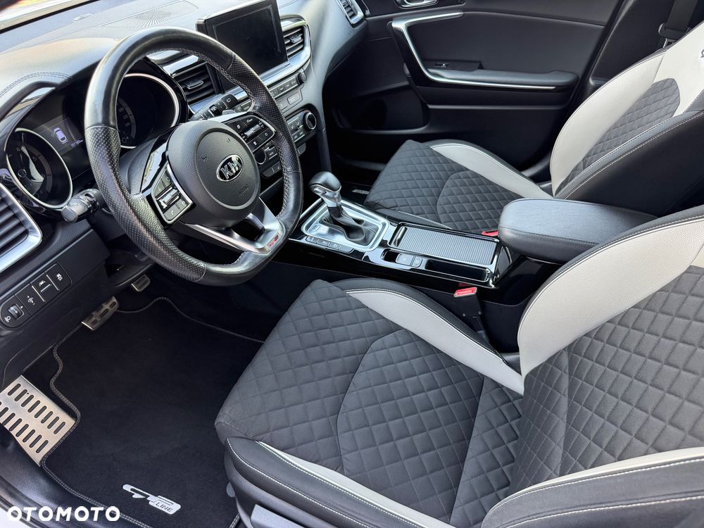 Kia ProCeed 1.6 CRDi GT Line DCT - 19