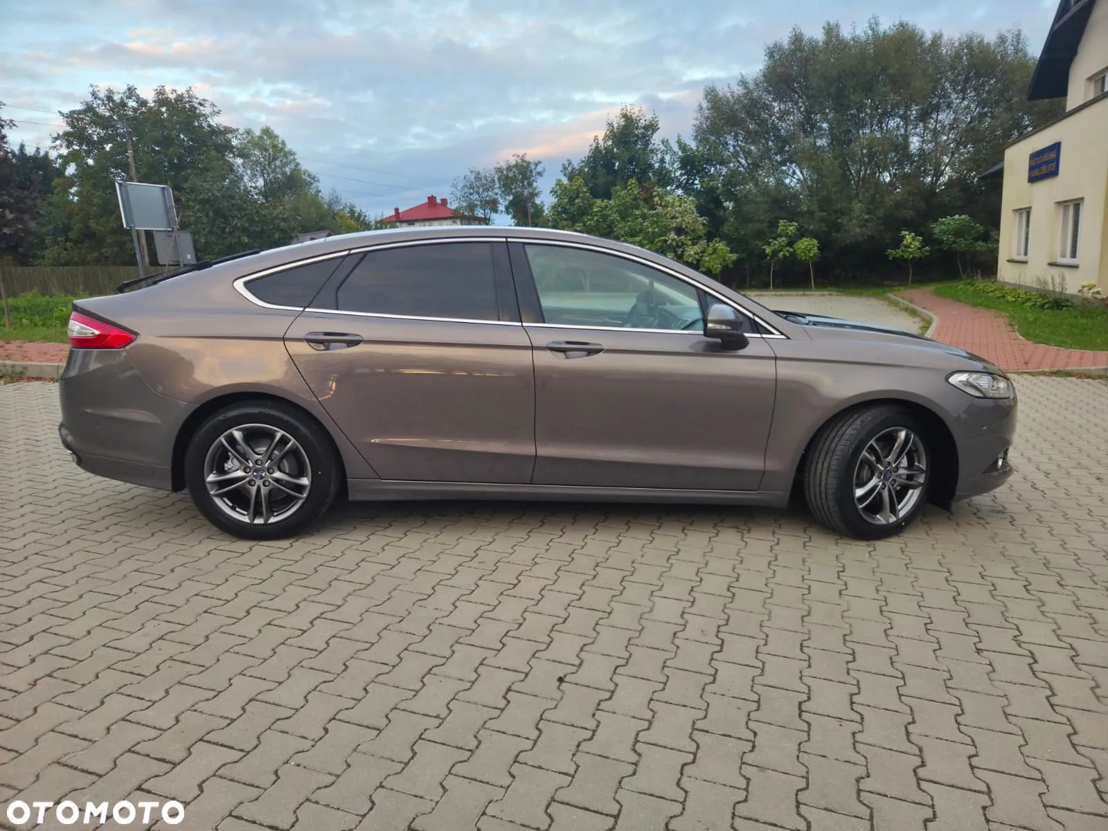 Ford Mondeo 2.0 EcoBoost Titanium - 4