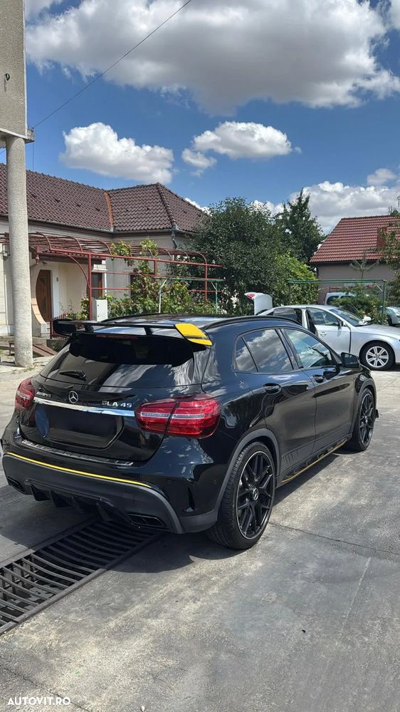 Mercedes-Benz GLA - 2