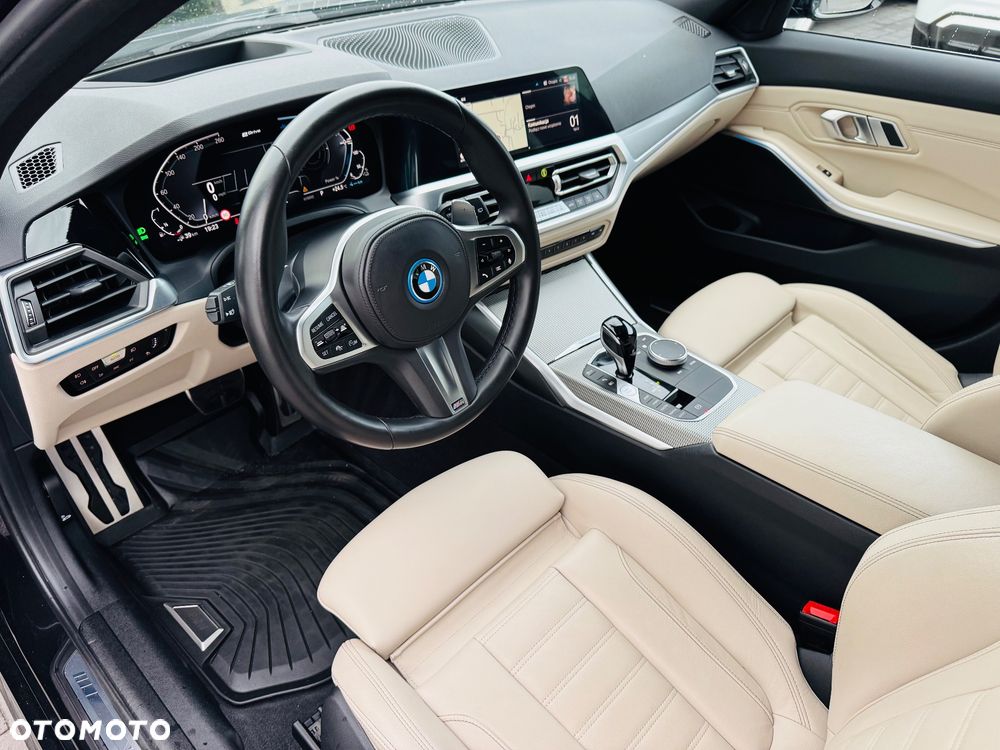 BMW Seria 3 330e PHEV M Sport Edition sport - 18