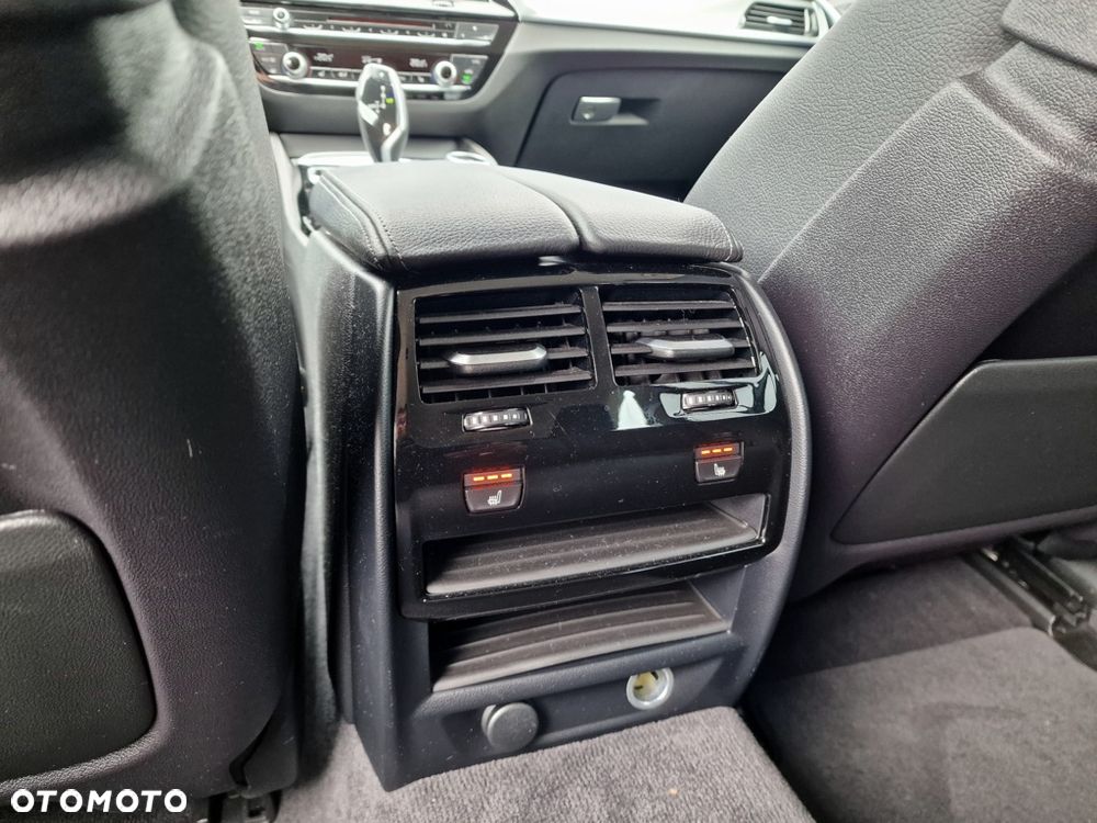 BMW Seria 5 530d Sport Line - 33