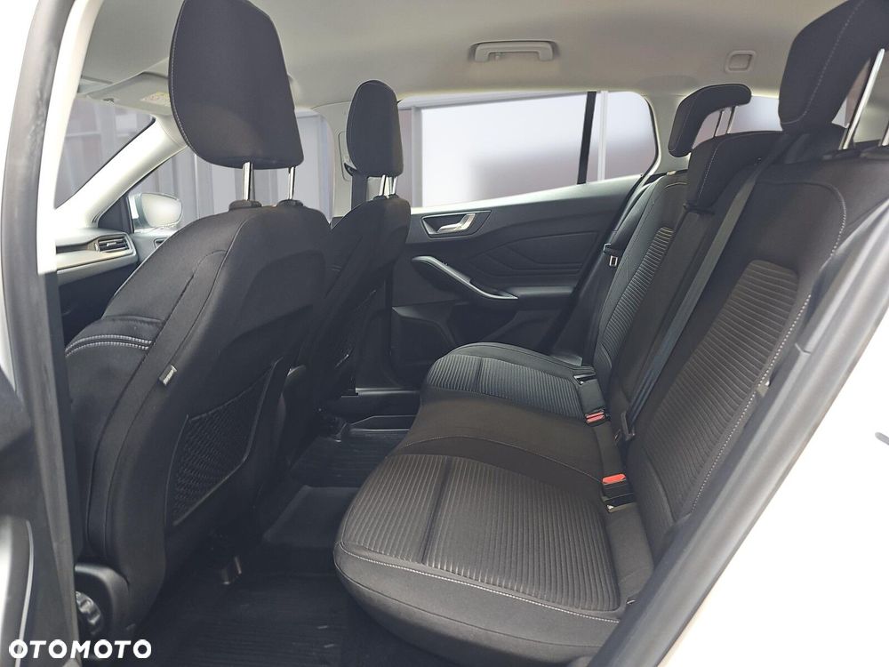 Ford Focus SW 1.5 EcoBlue Titanium - 9