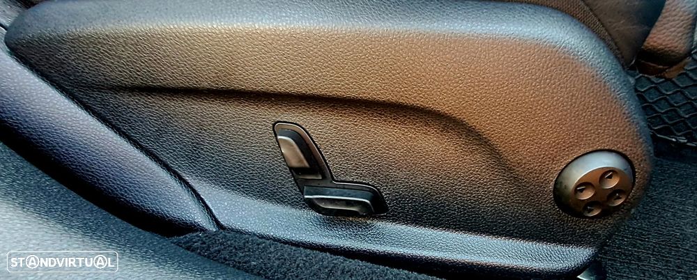 Mercedes-Benz E 300 Bluetec Hybrid Avantgarde - 38