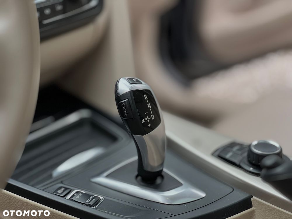 BMW Seria 3 328i Modern Line - 10