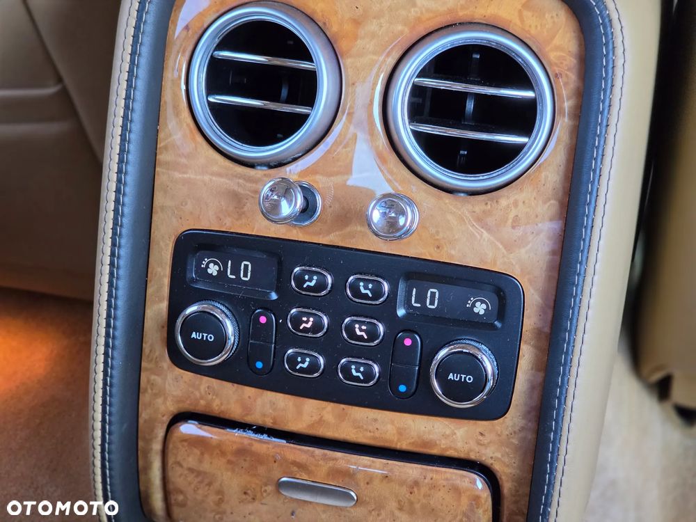 Bentley Flying Spur - 39